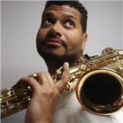 Profesor de saxofón, música clásica, contemporánea y jazz